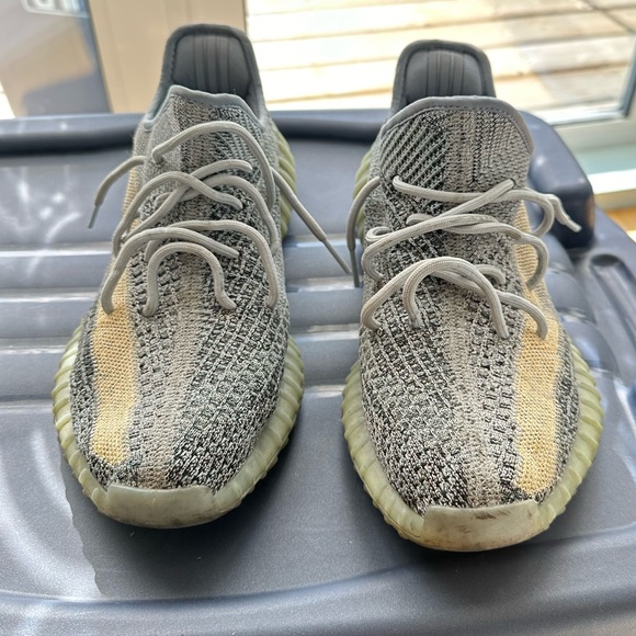 Yeezy 350 Ash Blue - Picture 1 of 4